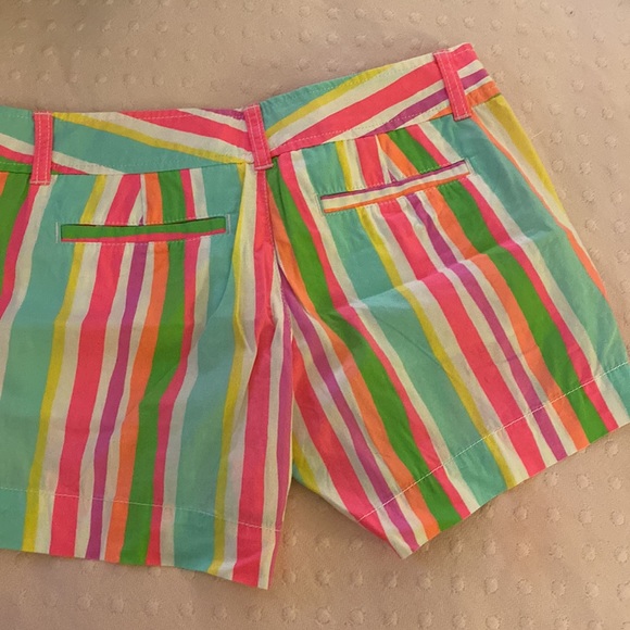 Lilly Pulitzer Callahan short in bright stripe - Picture 3 of 4